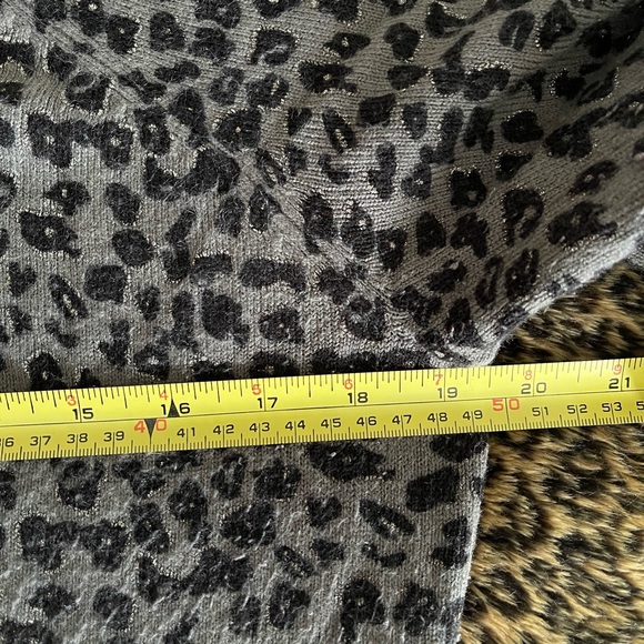 I Heart Ronson Women’s Sweater in Black and Gray - Picture 6 of 7